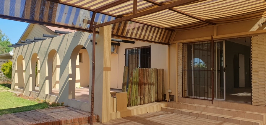 2 Bedroom Property for Sale in Keidebees Northern Cape